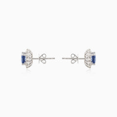 Boucles d’oreilles en or blanc avec saphir bleu et diamants