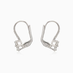 Třpytivé náušnice z bílého zlata s diamanty