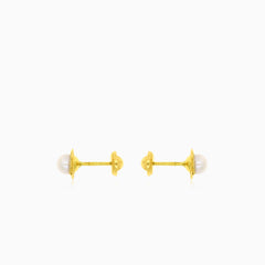 Pearl yellow gold earrings
