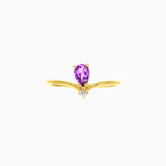 Anillo de oro amarillo con zirconia cúbica en corte pera y amatista morada