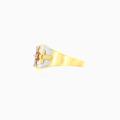 Ring mit dreifarbigem Goldkreuz und Kruzifix