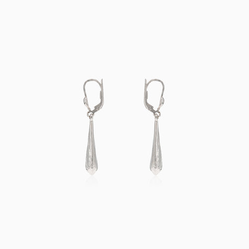 Boucles d'oreilles pendantes en or blanc sculptées