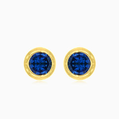 Pendientes de zafiro azul en oro amarillo