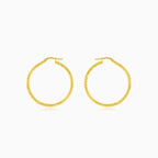 Kreisförmige Ohrringe aus Gelbgold