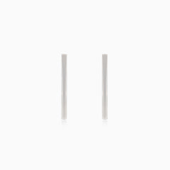 Pendientes barra de oro blanco.