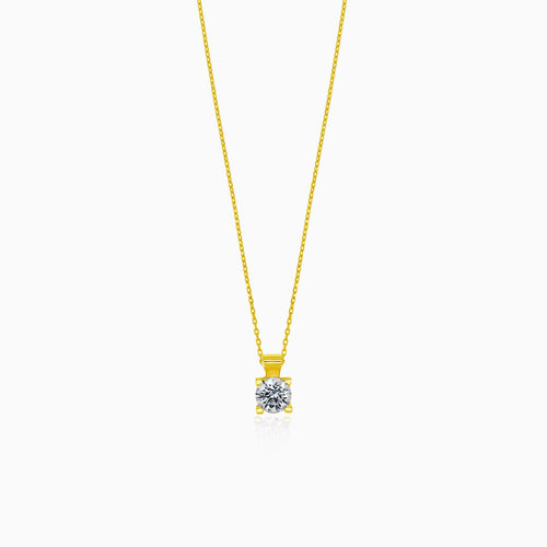 Collier solitaire en or élégant avec un zircon plus grand