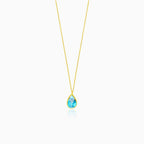 Jemný zlatý náhrdelník ve tvaru kapky s topazem