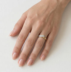 Unikátní zlatý prsten s kubickými zirkony