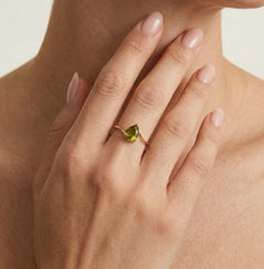 Anillo encanto lágrima dorada