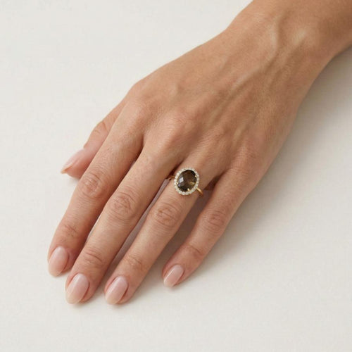 Ovaler Rauchquarz-Ring aus Gold