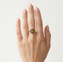 Anillo real tesoros de moldavita y granate