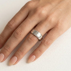 Bagues de mariage en or blanc avec design