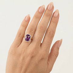 Bague en améthyste naturelle taille coussin