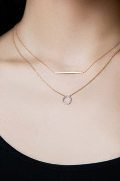 Jemný náhrdelník s diamantovým kruhem