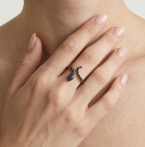 Black diamond snake ring