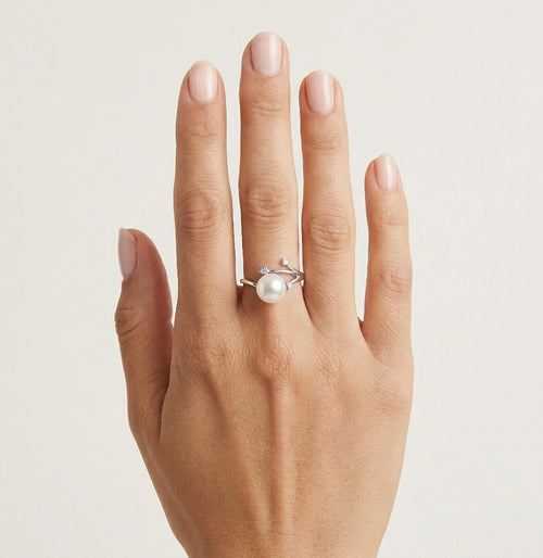 Stilvoller Ring mit Perle und Zirkonia