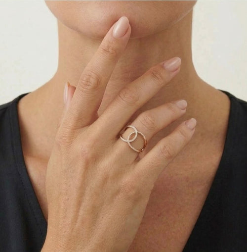 Twisted diamond and rose gold ring