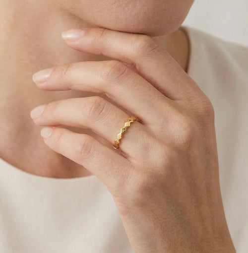 Stylový zlatý prsten