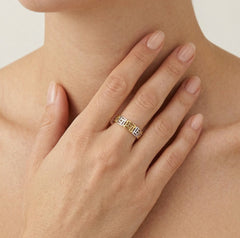 Goldring im griechischen Stil