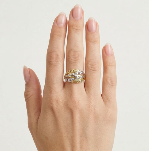 Zweifarbiger Goldring mit gravierten Linien