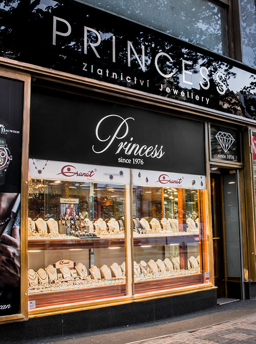 Klenotnictví Princess na Václavském náměstí 28 v centru Prahy. Nakupujte zlaté a stříbrné šperky z na s dlouholetou tradicí šperkařů v centru Prahy.