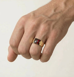 Sophisticated square garnet gold ring
