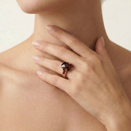 Goldring mit strahlender Ausstrahlung