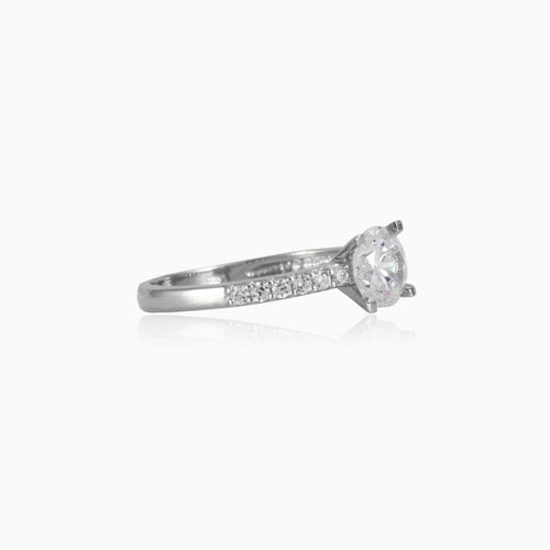 Accent white gold ring