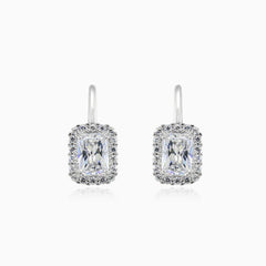 Boucles d’oreilles en or blanc avec zircon cubique rectangulaire