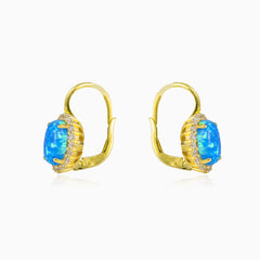 Ovale Halo-Ohrringe aus Gold mit blauem Opal