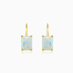 Boucles d’oreilles en or avec opale blanche rectangulaire