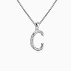 Merveilleux pendentif lettre C en argent sterling, orné de zircone cubique.