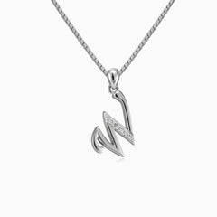 Colgante con letra W