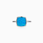 Bague carrée plate en opale bleue