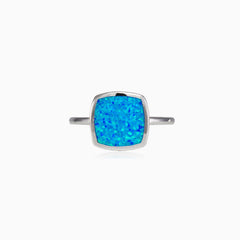 Bague carrée plate en opale bleue