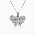 Třpytivý bílý přívěsek motýla