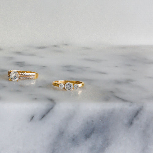 Důrazně silný zlatý prsten