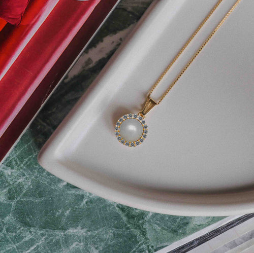 Halo pearl pendant