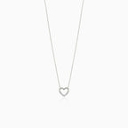 Náhrdelník z bílého zlata se srdcem a diamanty