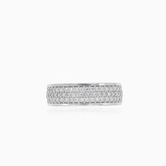 Bague massive en or blanc avec zirconiums cubiques horizontaux
