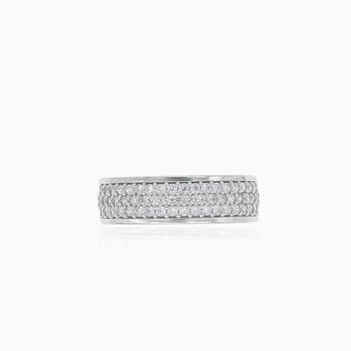 Bague massive en or blanc avec zirconiums cubiques horizontaux