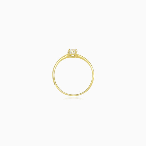 Anillo de oro amarillo con engaste de 4 garras