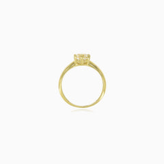 Classic handy yellow gold zircon ring