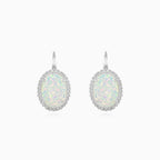 Boucles d'oreilles pendantes en opale blanche avec éclat royal