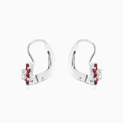 Květinové náušnice s rubínovým akcentem