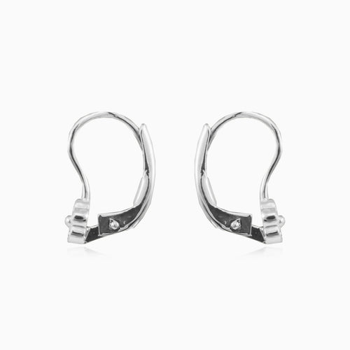 Květinové náušnice s akcentem safíru