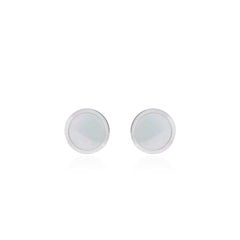 Boucles d’oreilles puces en or blanc avec perle