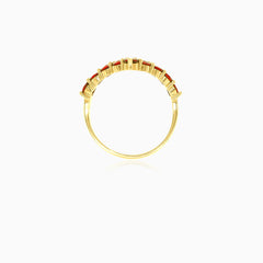 V-förmiger Ring mit rundem Granat