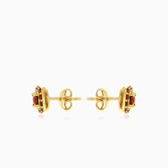 Granátové náušnice ve tvaru čtverce ve zlatě