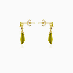 Boucles d’oreilles pendantes en or avec moldavite